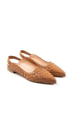 NEW MICHELE LOPRIORE women's ivette pointed toe flats in tan